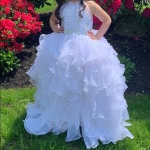 Girls white pageant dress ruffles size 8/10